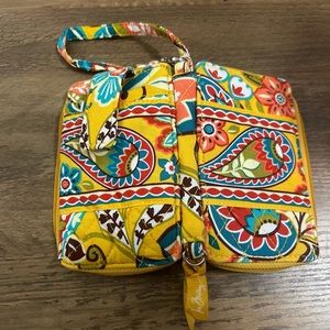 Retired Vera Bradley All in one Wristlet & Coin purse in Provençal print